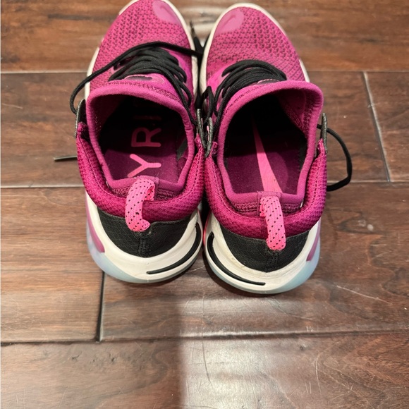 Nike Women's Fuchsia Athletic Shoes - Picture 2 of 4